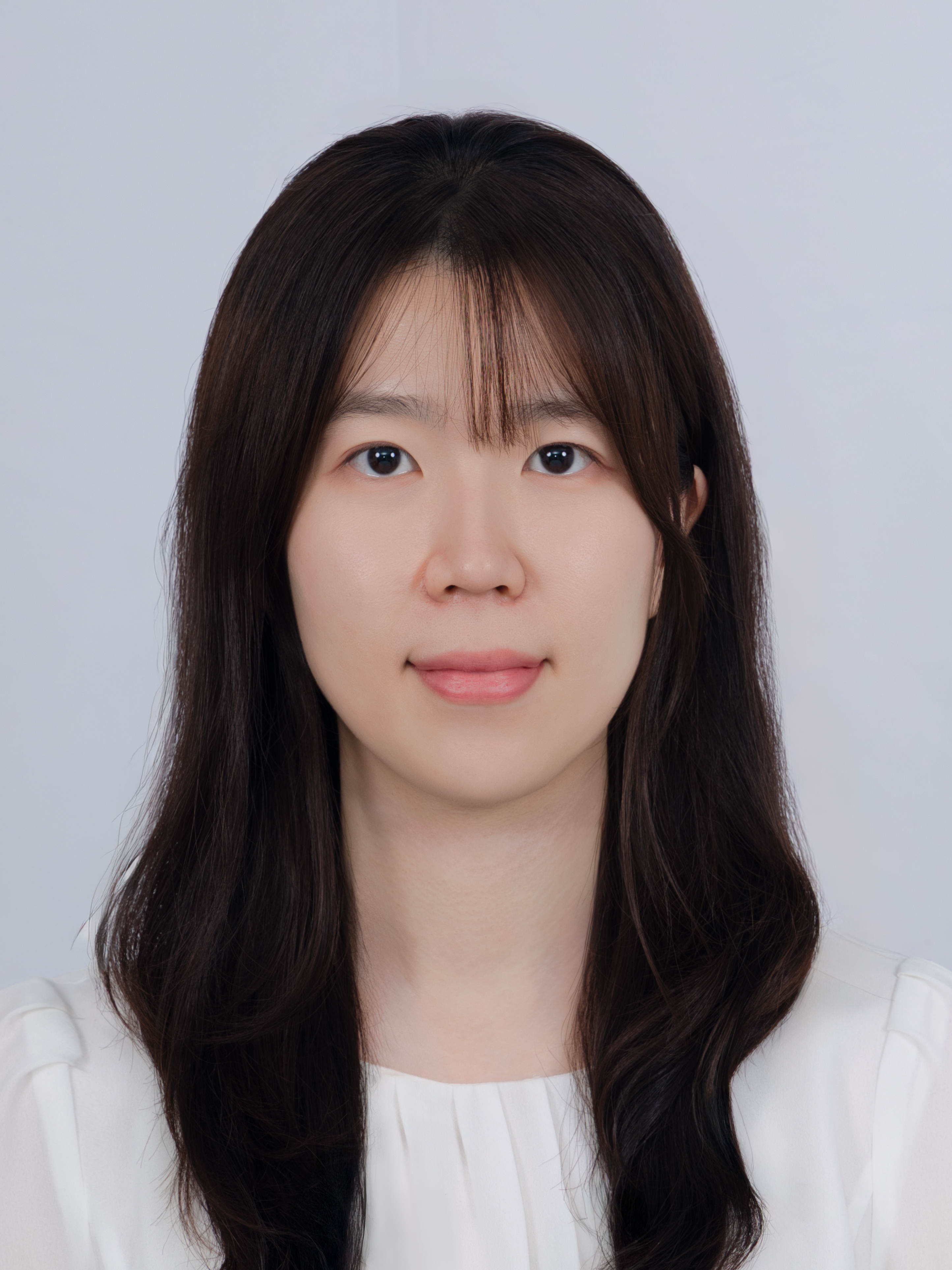 이아영 증명사진.jpg