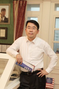 정진영, Professor, Political Science.jpg